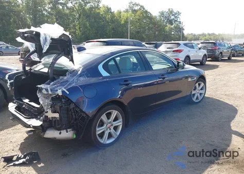 2018 Jaguar Xe 25T Premium z USA, uszkodzony, nr VIN SAJAJ4FX7JCP37906